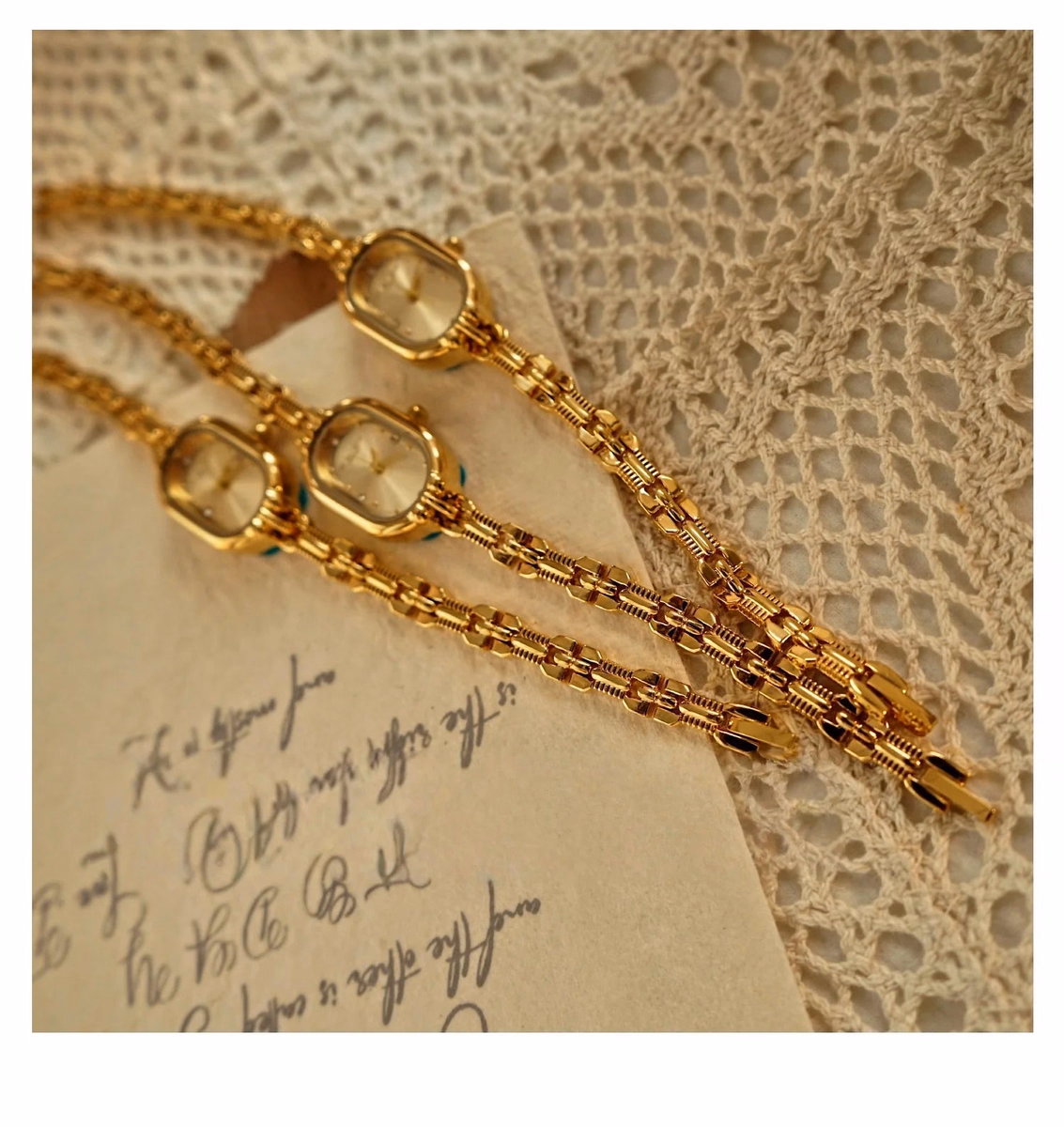 Luxury Medieval Retro Women's Quartz Watch - Waterproof — image 3