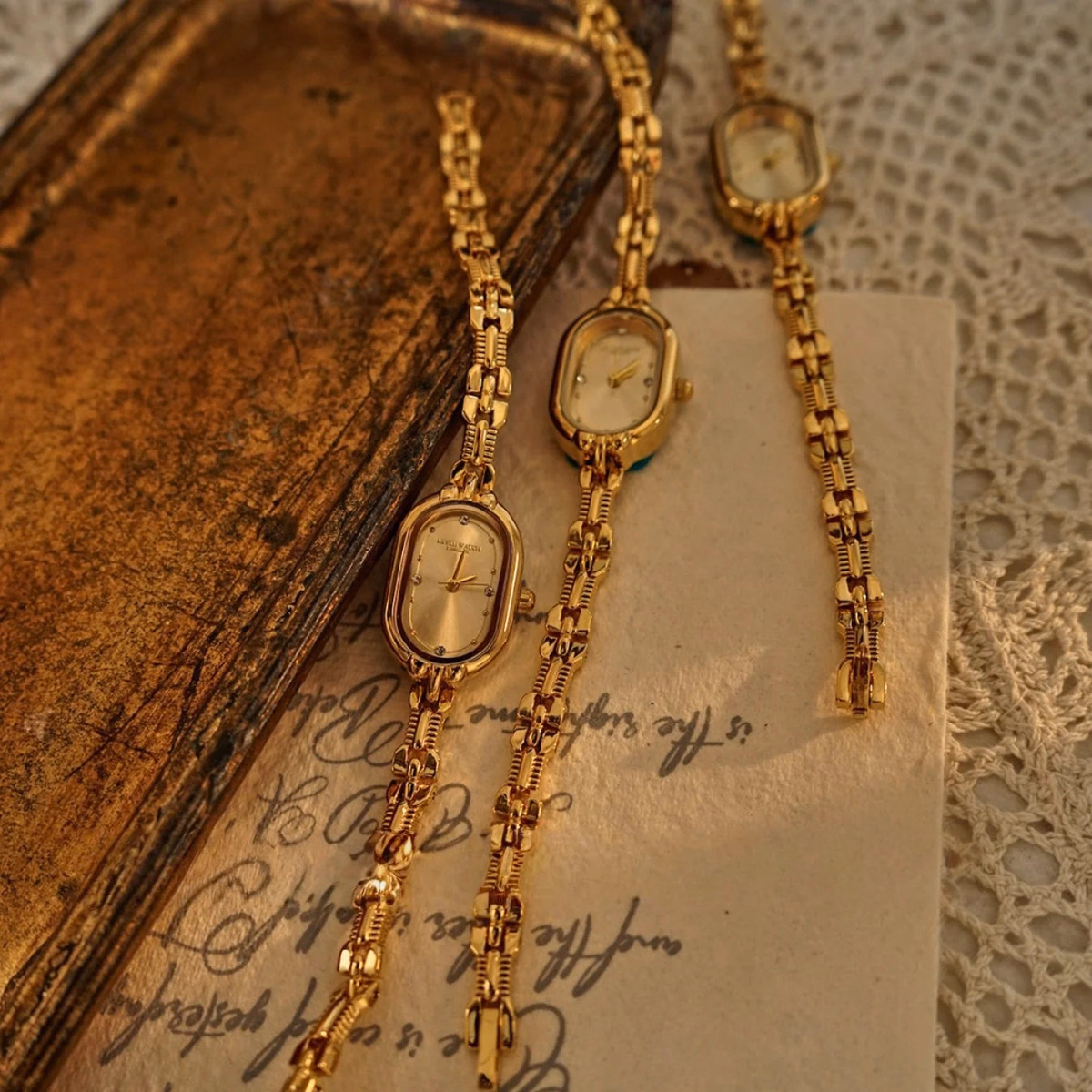 Luxury Medieval Retro Women's Quartz Watch - Waterproof — image 6
