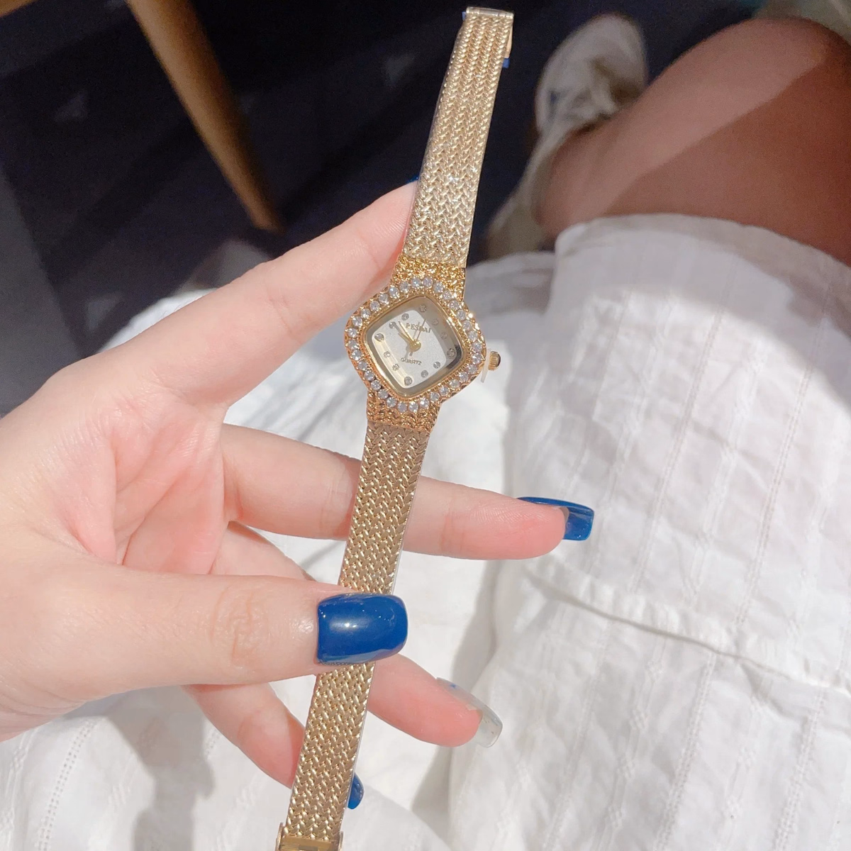 Luxury Women's Waterproof Quartz Watch — image 5