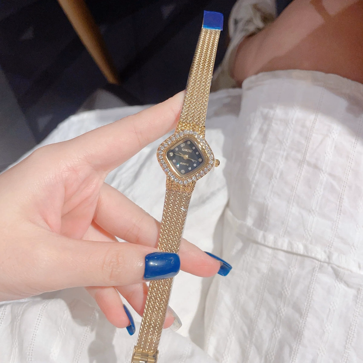 Luxury Women's Waterproof Quartz Watch — image 8