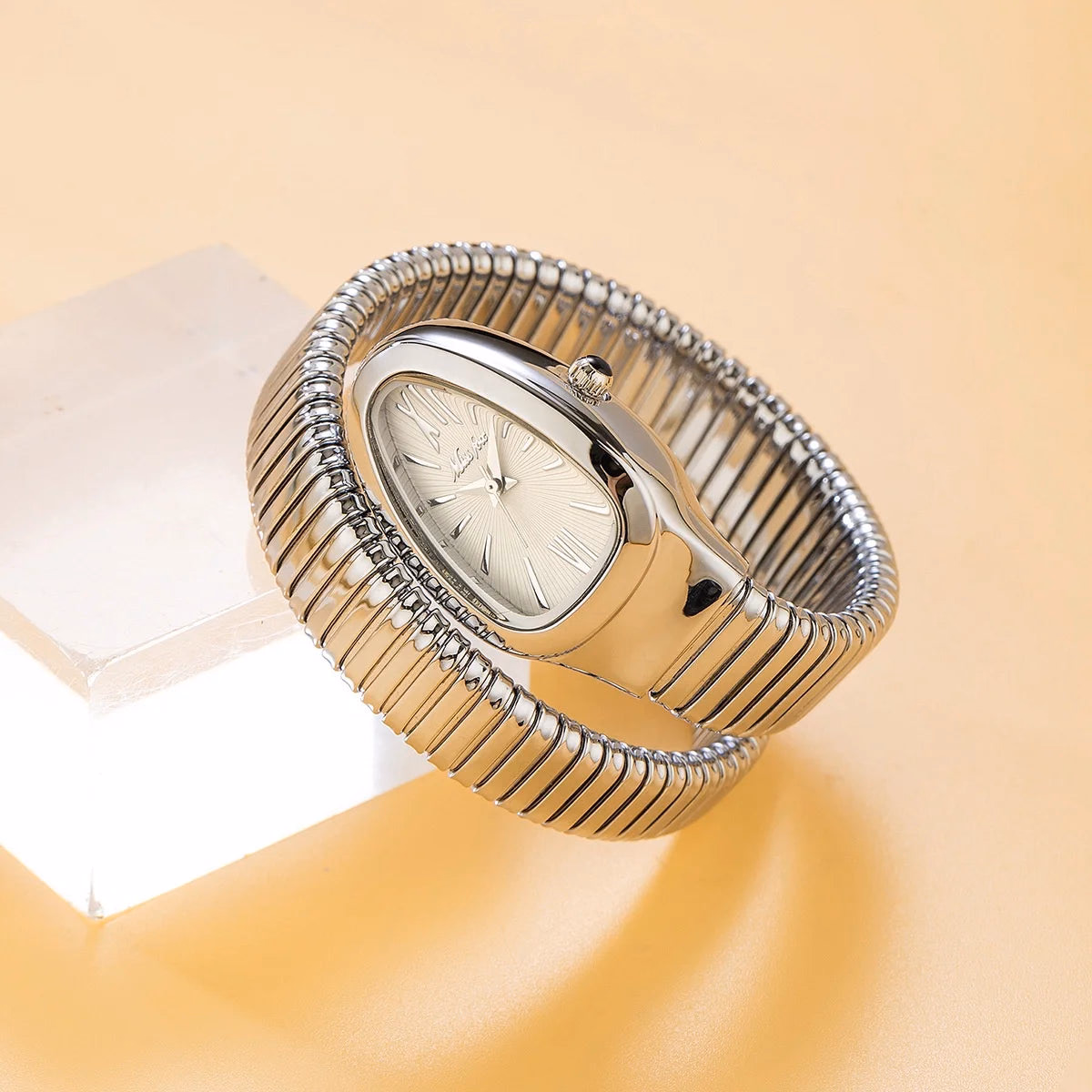 Luxury Snake-Shaped Quartz Watch for Women — image 6